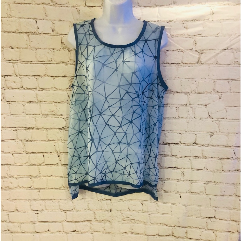 ❤️🔥VERA WANG❤️🔥Beautiful Sleeveless Top❤️🔥Measurements in Pics❤️🔥 - Picture 1 of 11